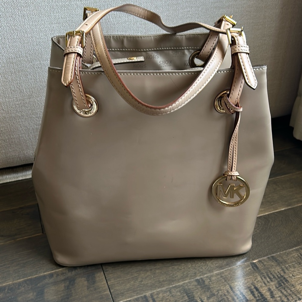 Michael Kors leather purse